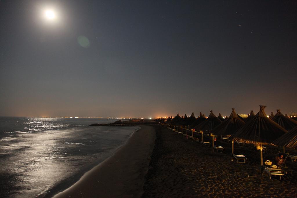 African Beach Hotel-Residence Манфредония Экстерьер фото