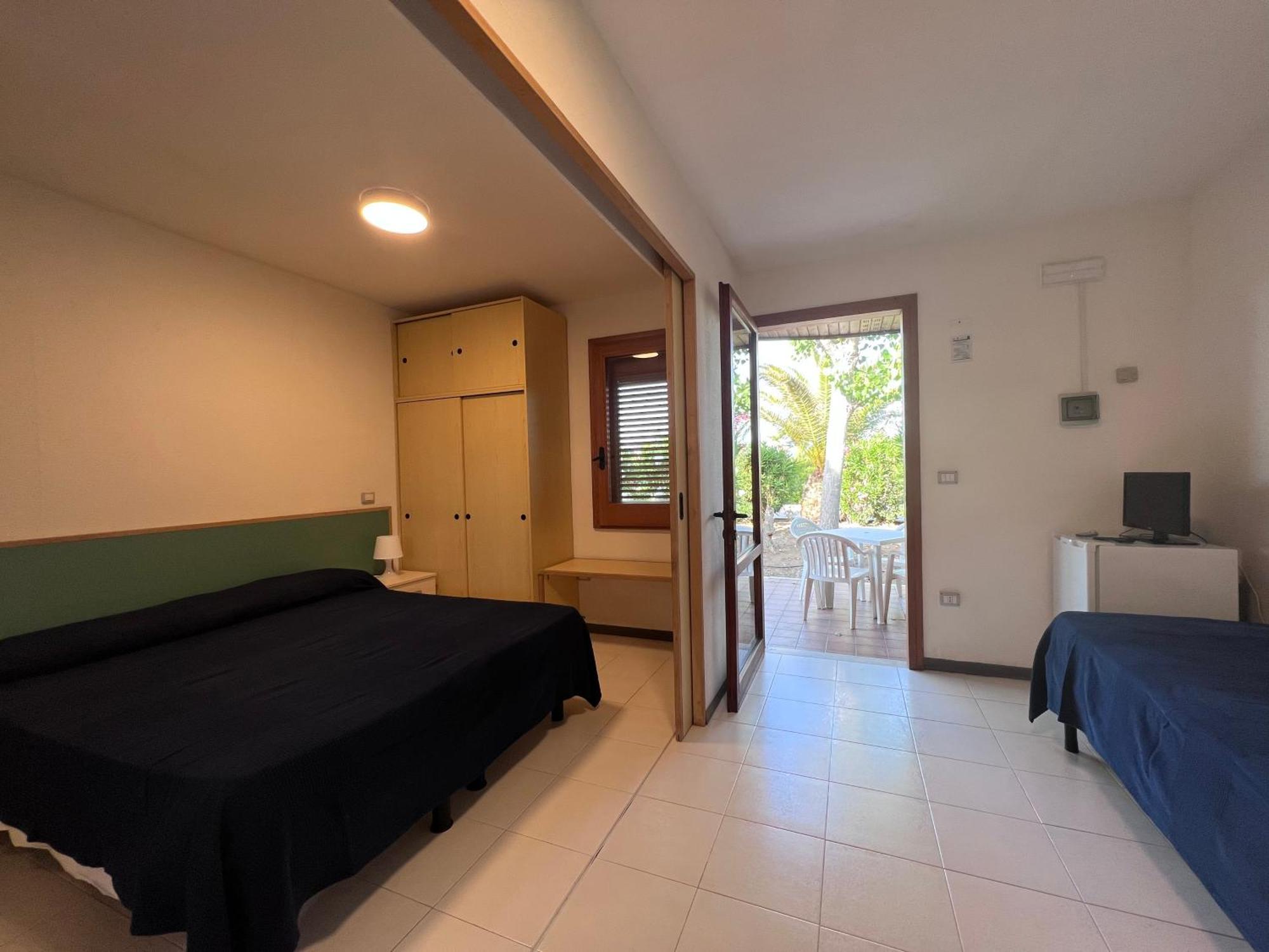 African Beach Hotel-Residence Манфредония Экстерьер фото