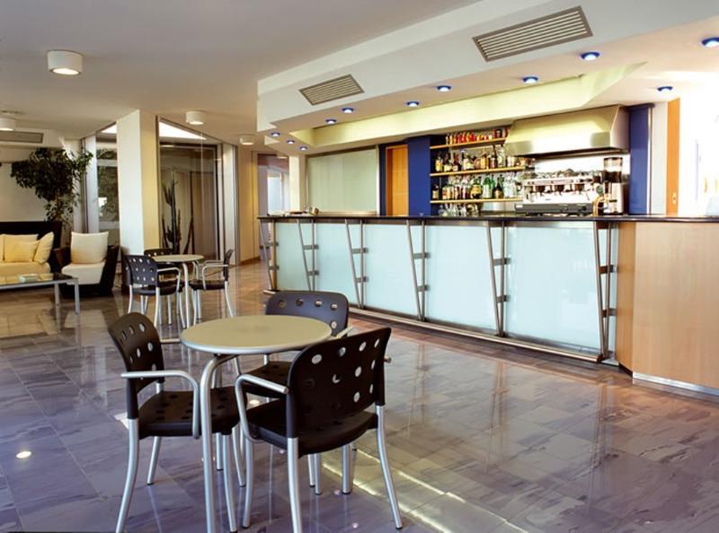 African Beach Hotel-Residence Манфредония Экстерьер фото