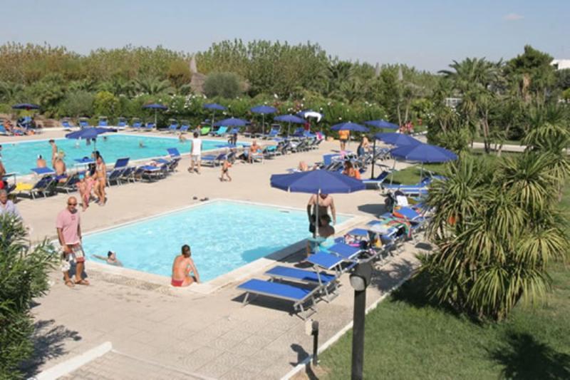 African Beach Hotel-Residence Манфредония Экстерьер фото