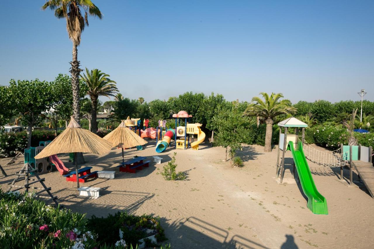 African Beach Hotel-Residence Манфредония Экстерьер фото