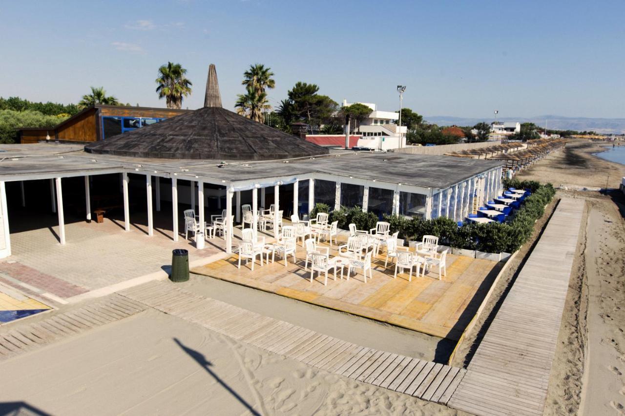 African Beach Hotel-Residence Манфредония Экстерьер фото