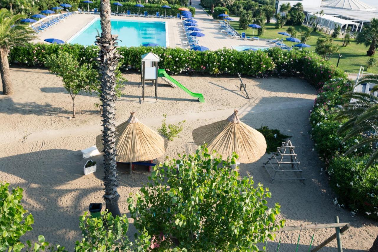 African Beach Hotel-Residence Манфредония Экстерьер фото