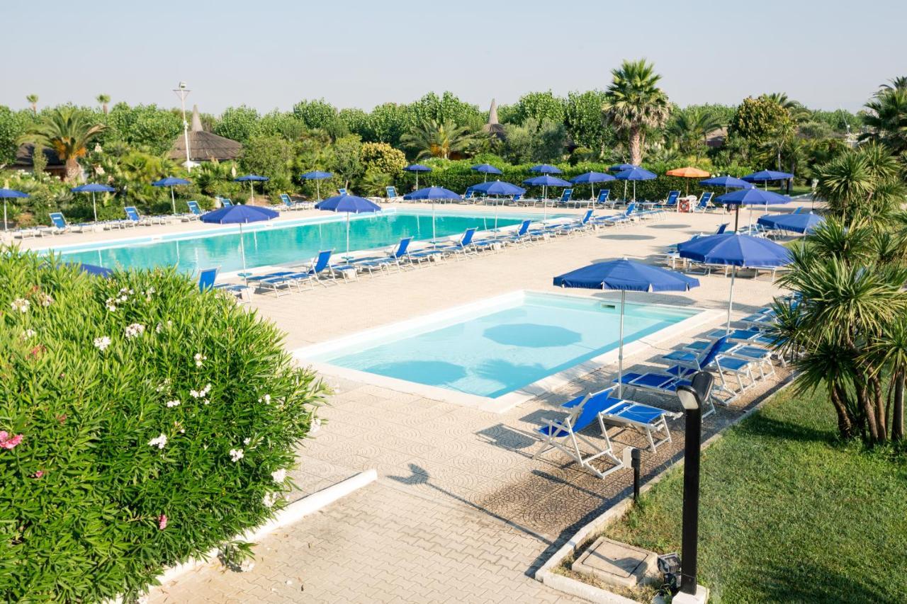 African Beach Hotel-Residence Манфредония Экстерьер фото