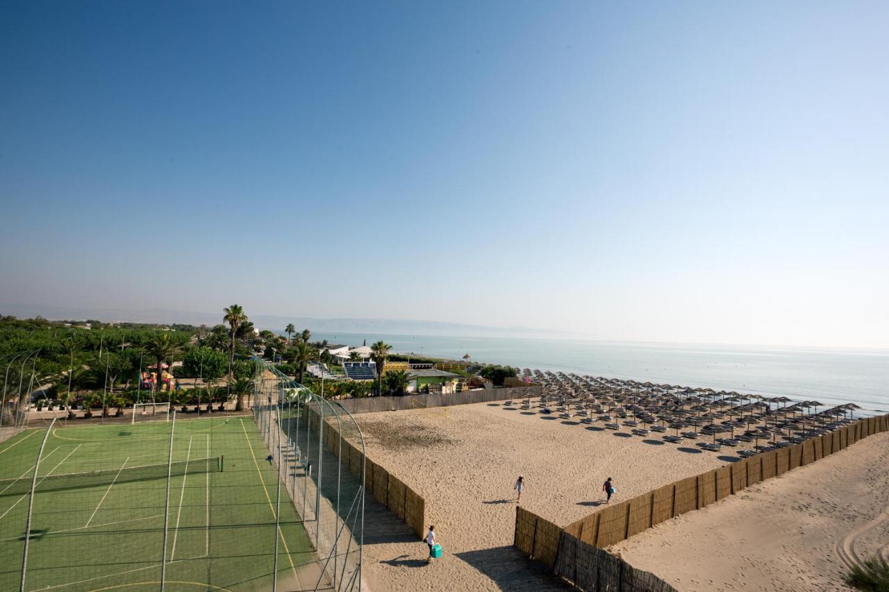 African Beach Hotel-Residence Манфредония Экстерьер фото