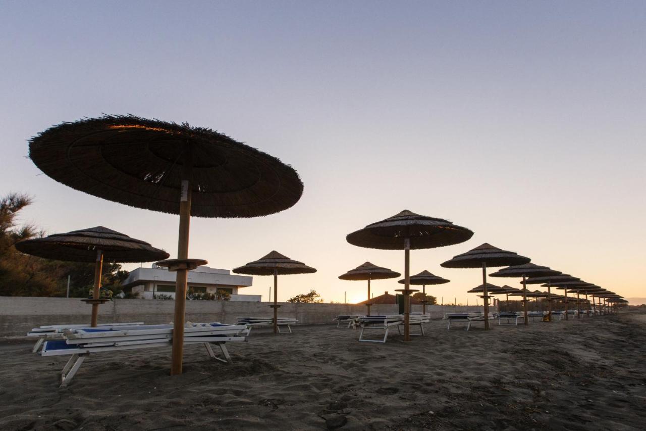 African Beach Hotel-Residence Манфредония Экстерьер фото