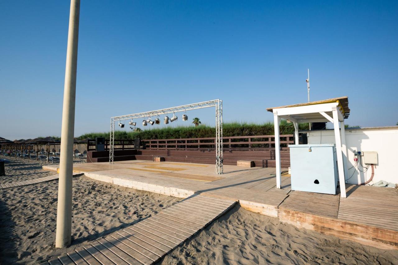 African Beach Hotel-Residence Манфредония Экстерьер фото