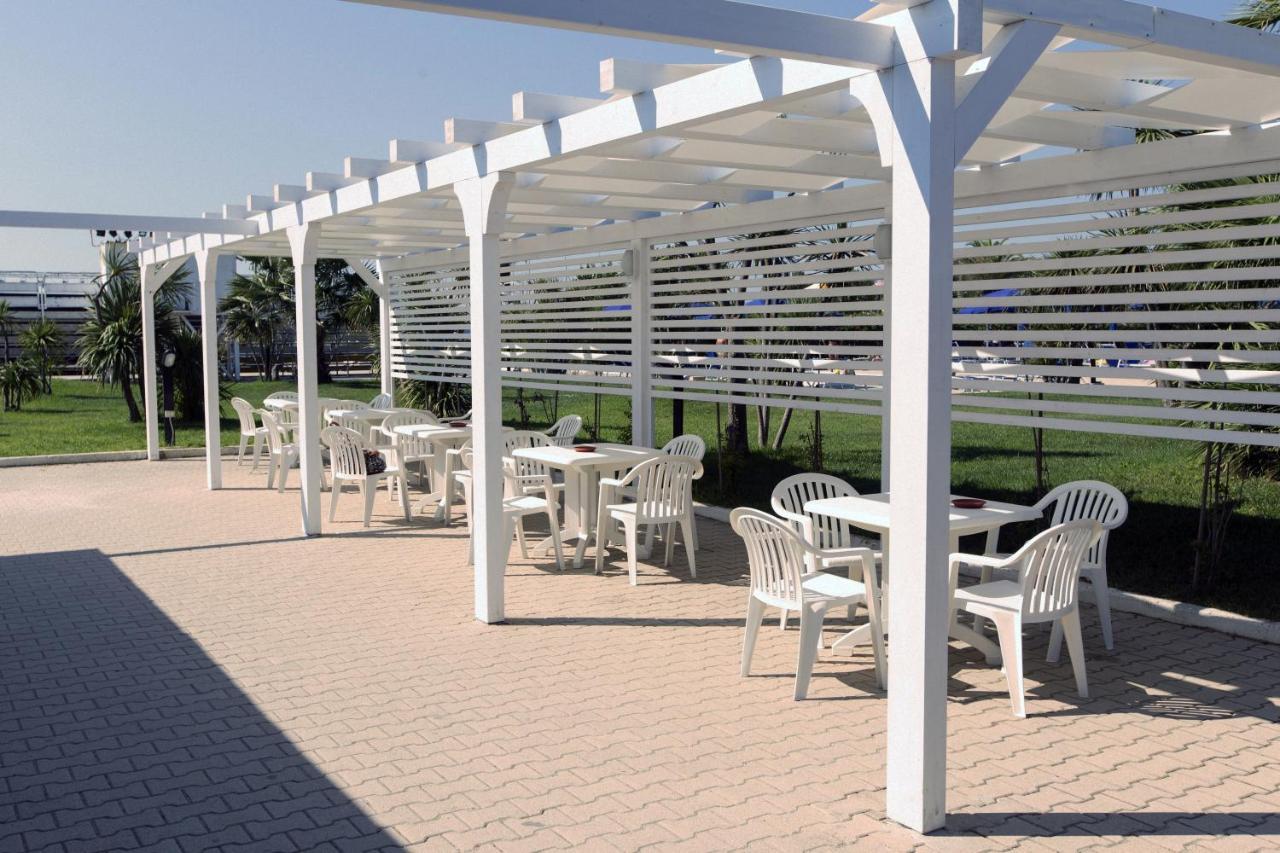 African Beach Hotel-Residence Манфредония Экстерьер фото