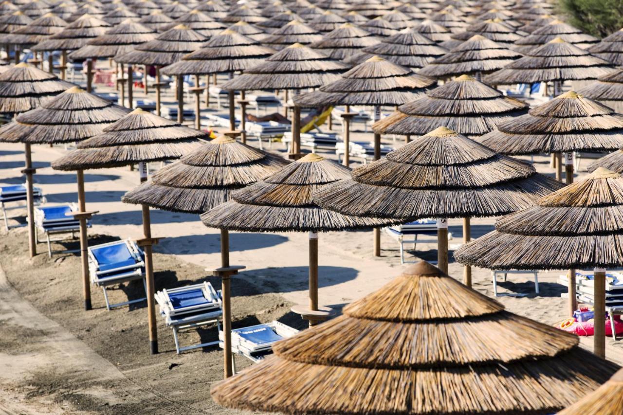 African Beach Hotel-Residence Манфредония Экстерьер фото